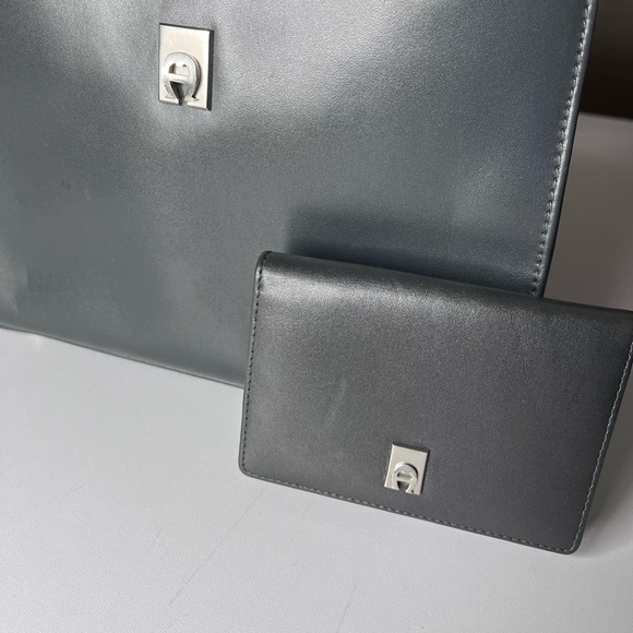 Etienne Aigner Metallic Gray Satchel w/ Matching Wallet - Picture 5 of 11